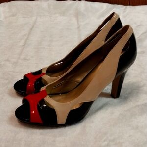 BANDOLINO BRAND PINUP STYLE RETRO CUTOUT PEEP TOE HIGH 👠 heels size 9.5